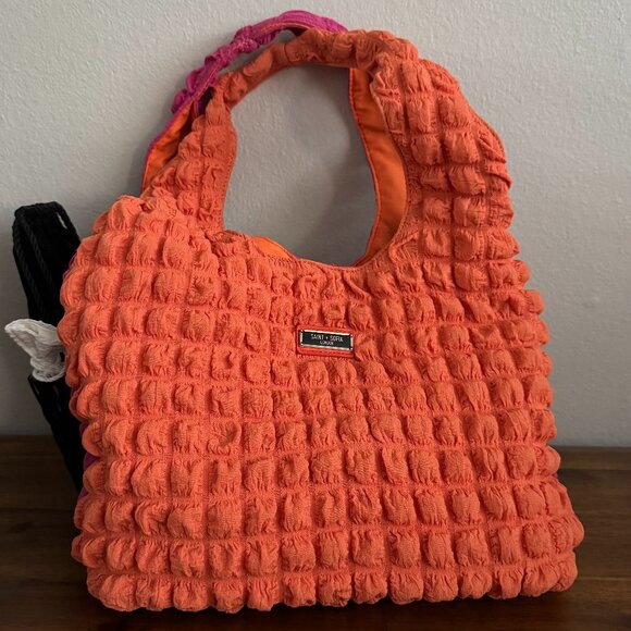 Saint + Sofia - Soho Quilted Shoulder Tote Bag in Orange/Pink Colorblock - Picture 3 of 5